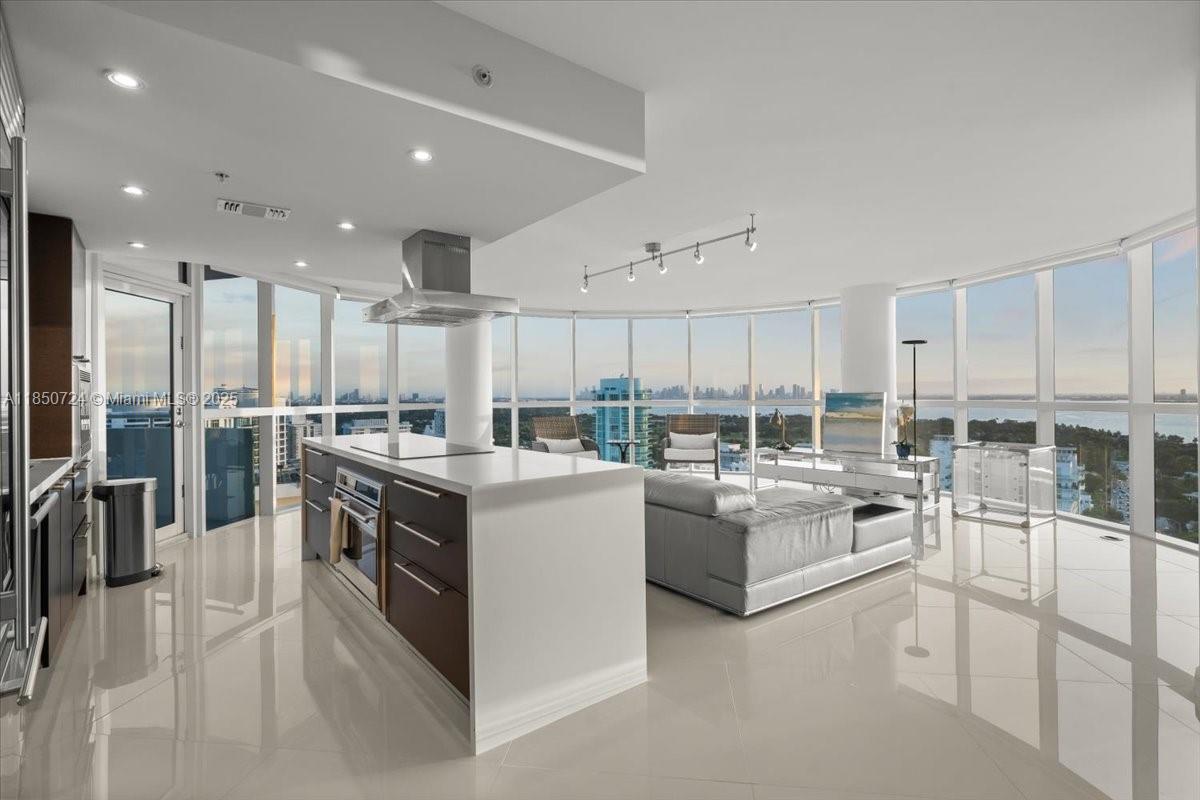 6301 Collins Ave # 2705