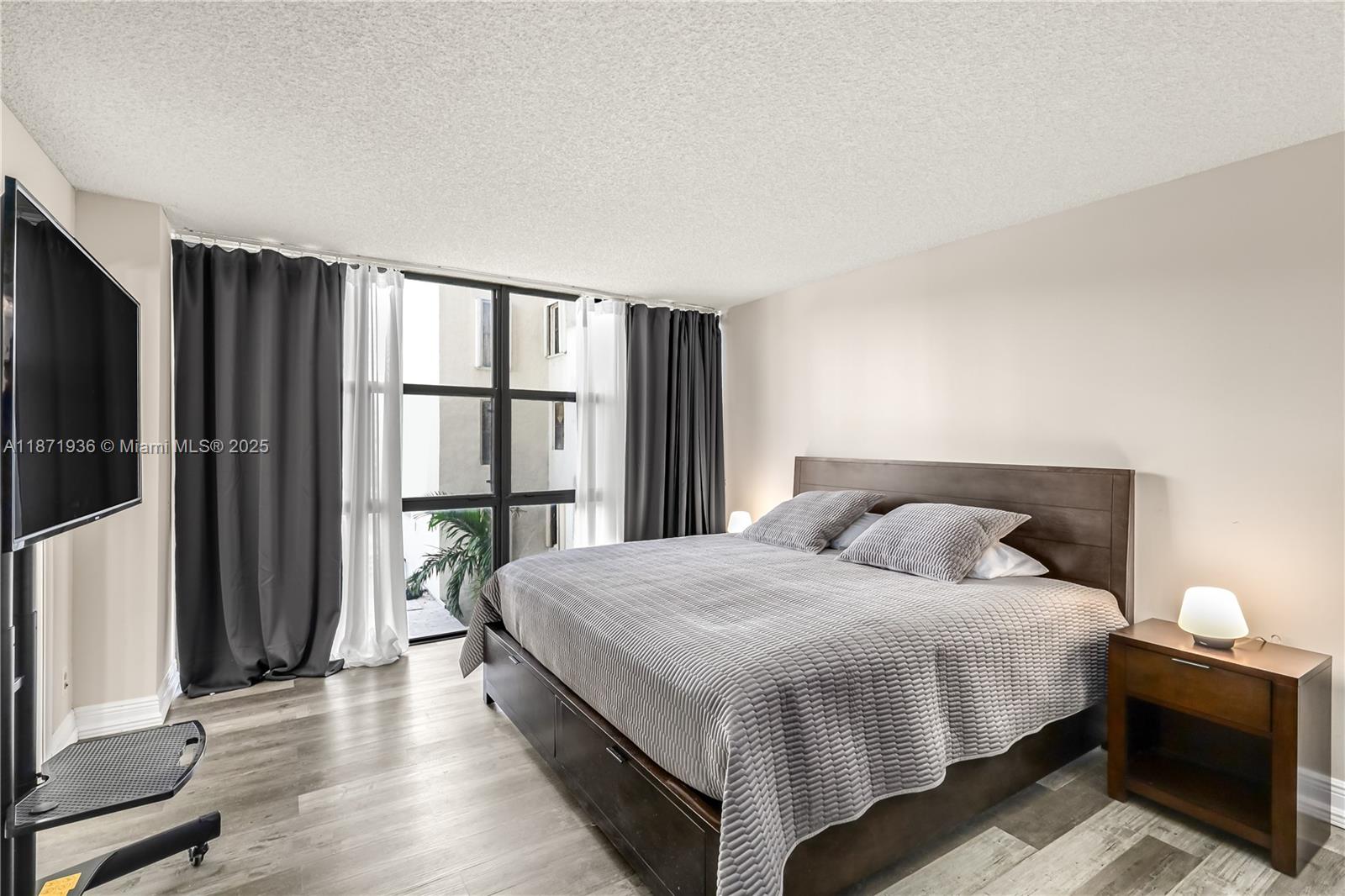 18181 NE 31st Ct # 304