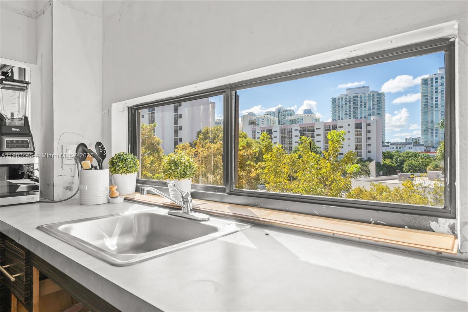 17021 N Bay Rd # 516, Sunny Isles Beach Unit: 516