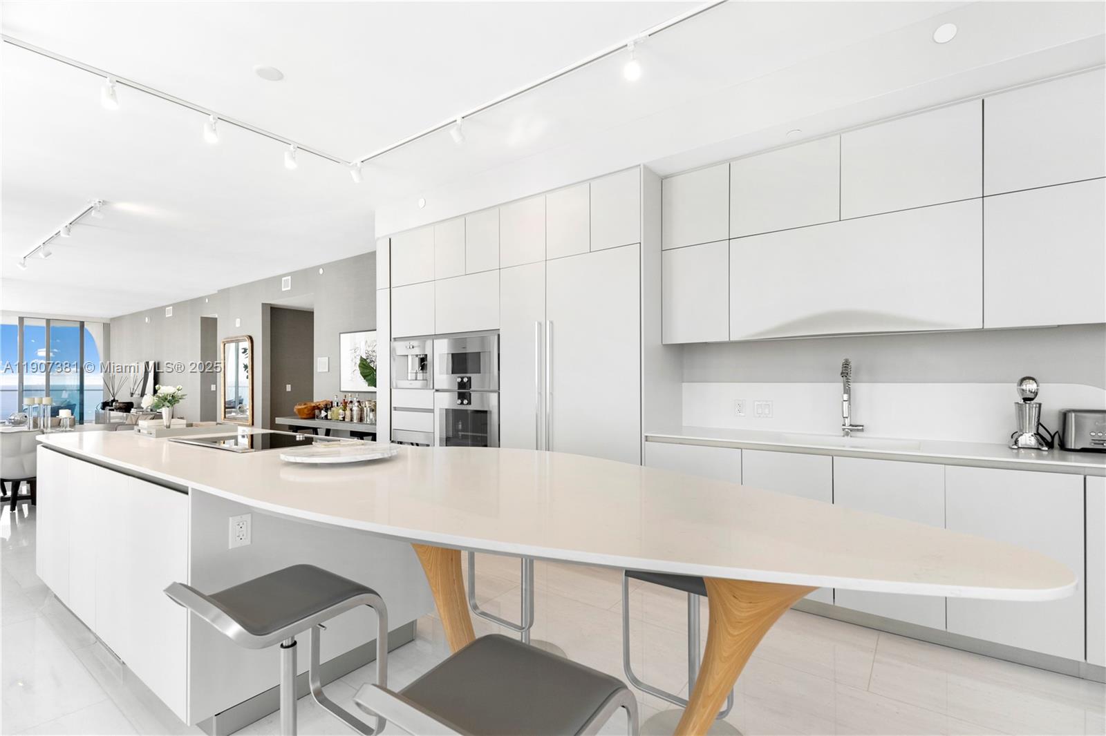 16901 Collins Ave # 3005