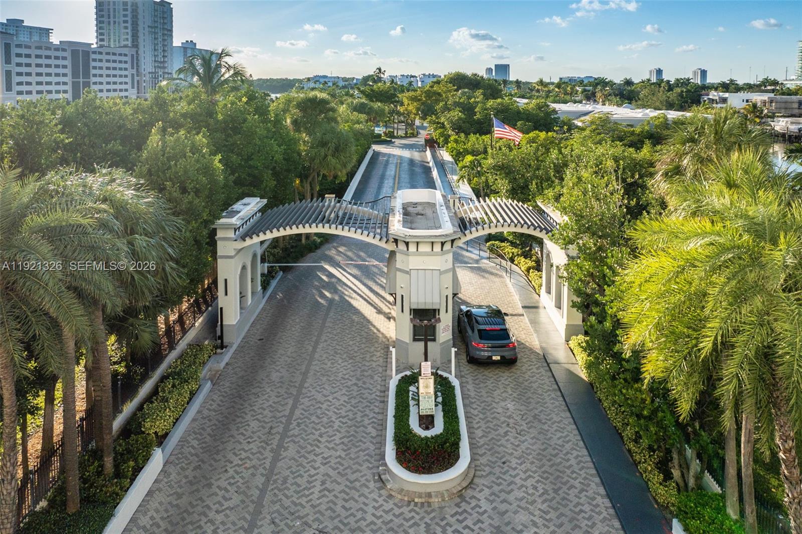 429 Poinciana Dr # 1415