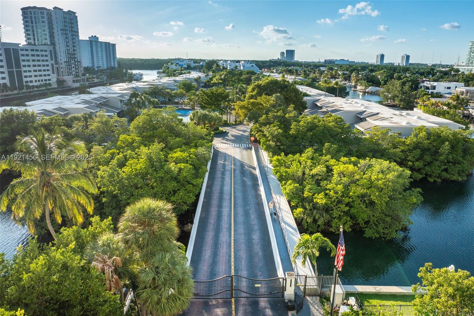 429 Poinciana Dr # 1415