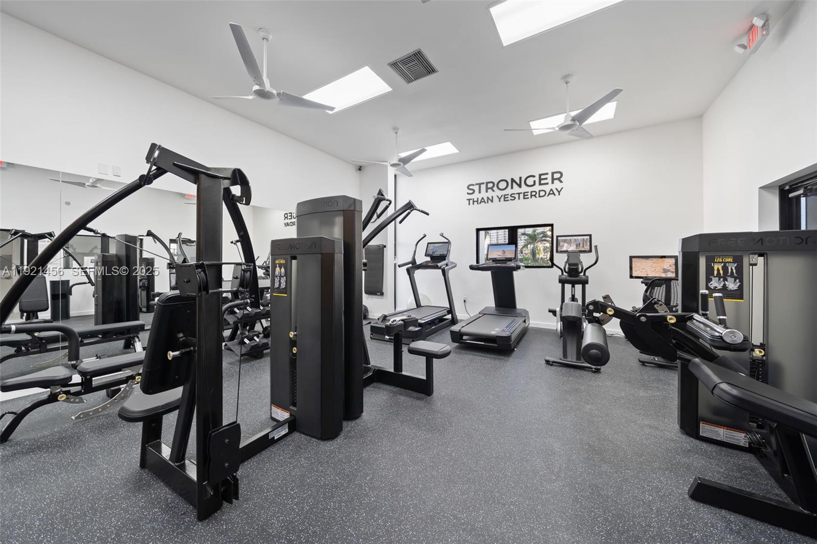 429 Poinciana Dr # 1415