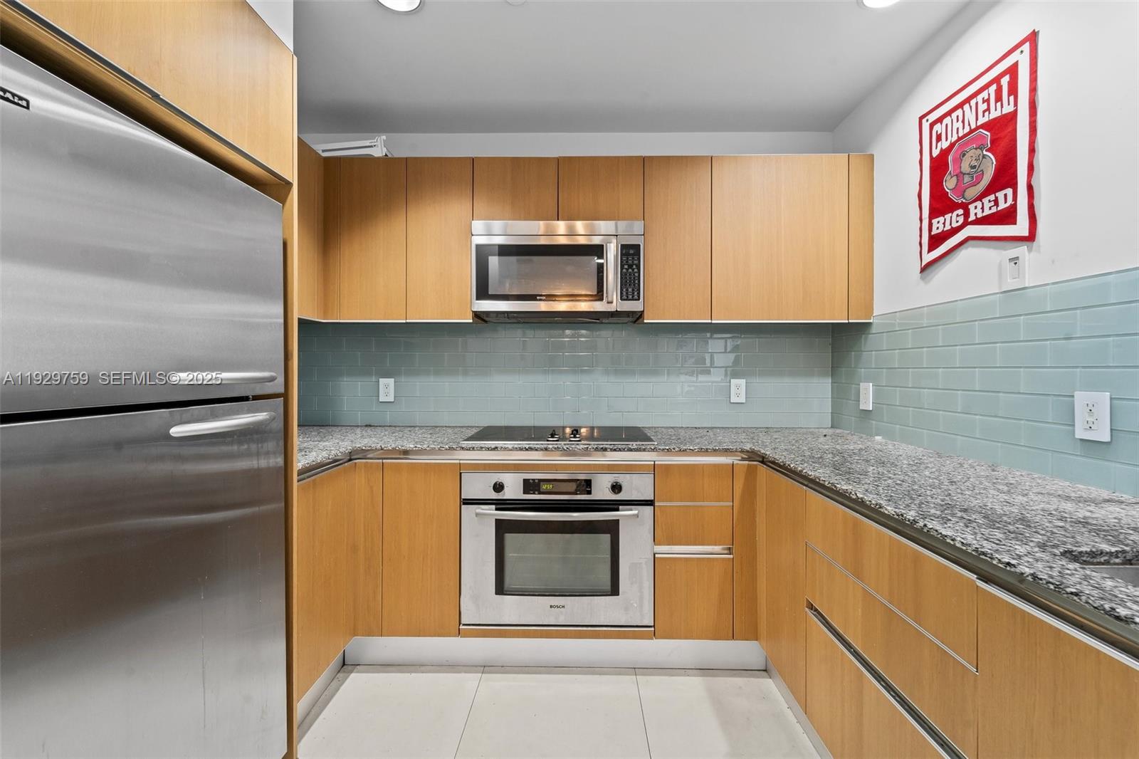 1050 Brickell Ave # 1706