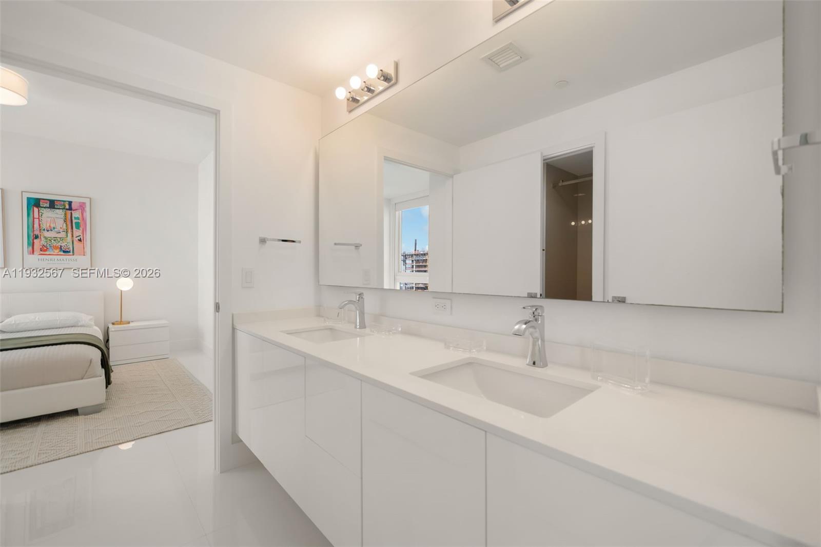 600 NE 27th St # 2401