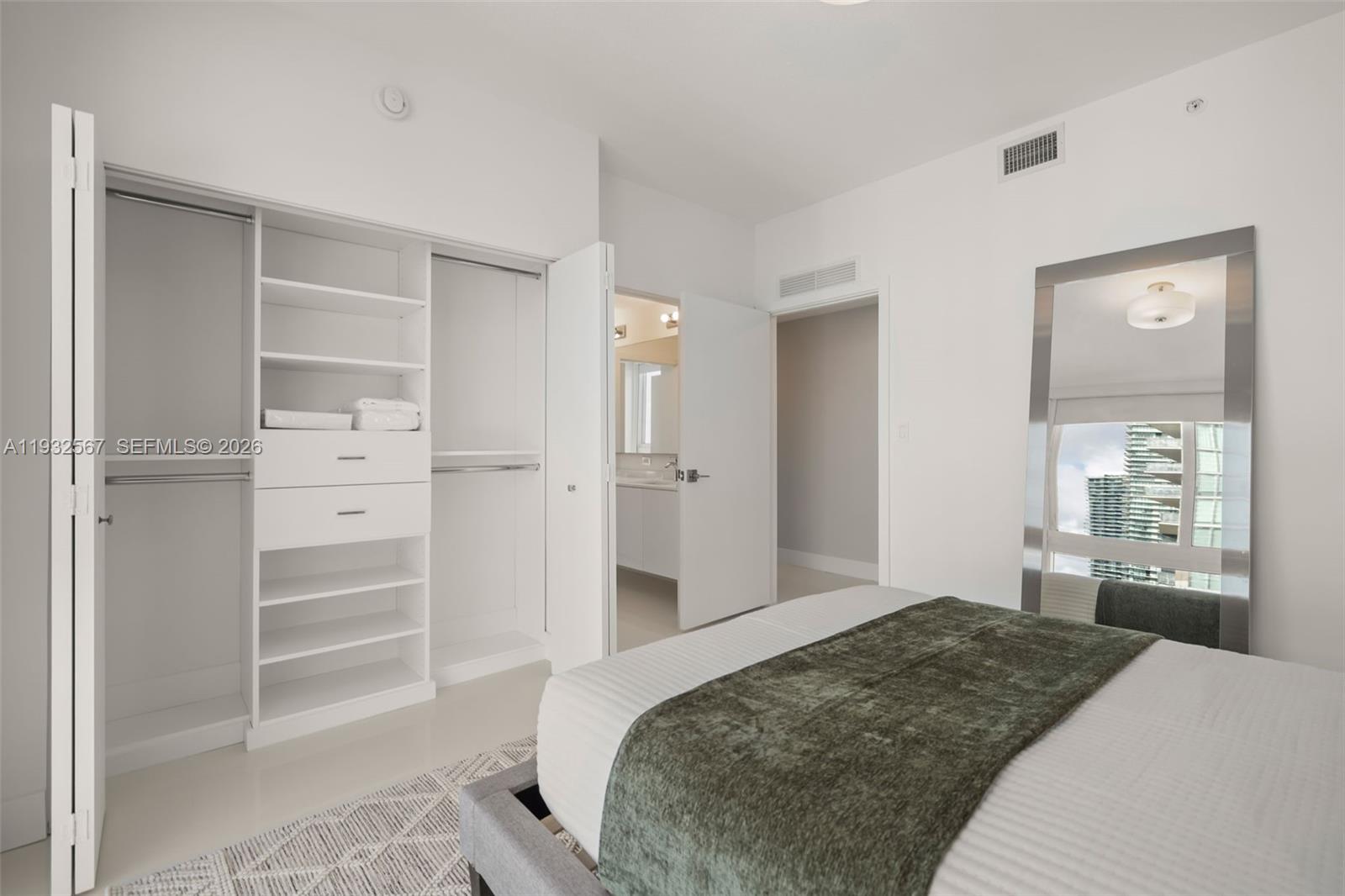 600 NE 27th St # 2401