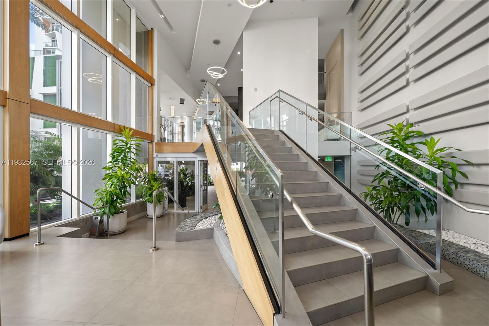 600 NE 27th St # 2401