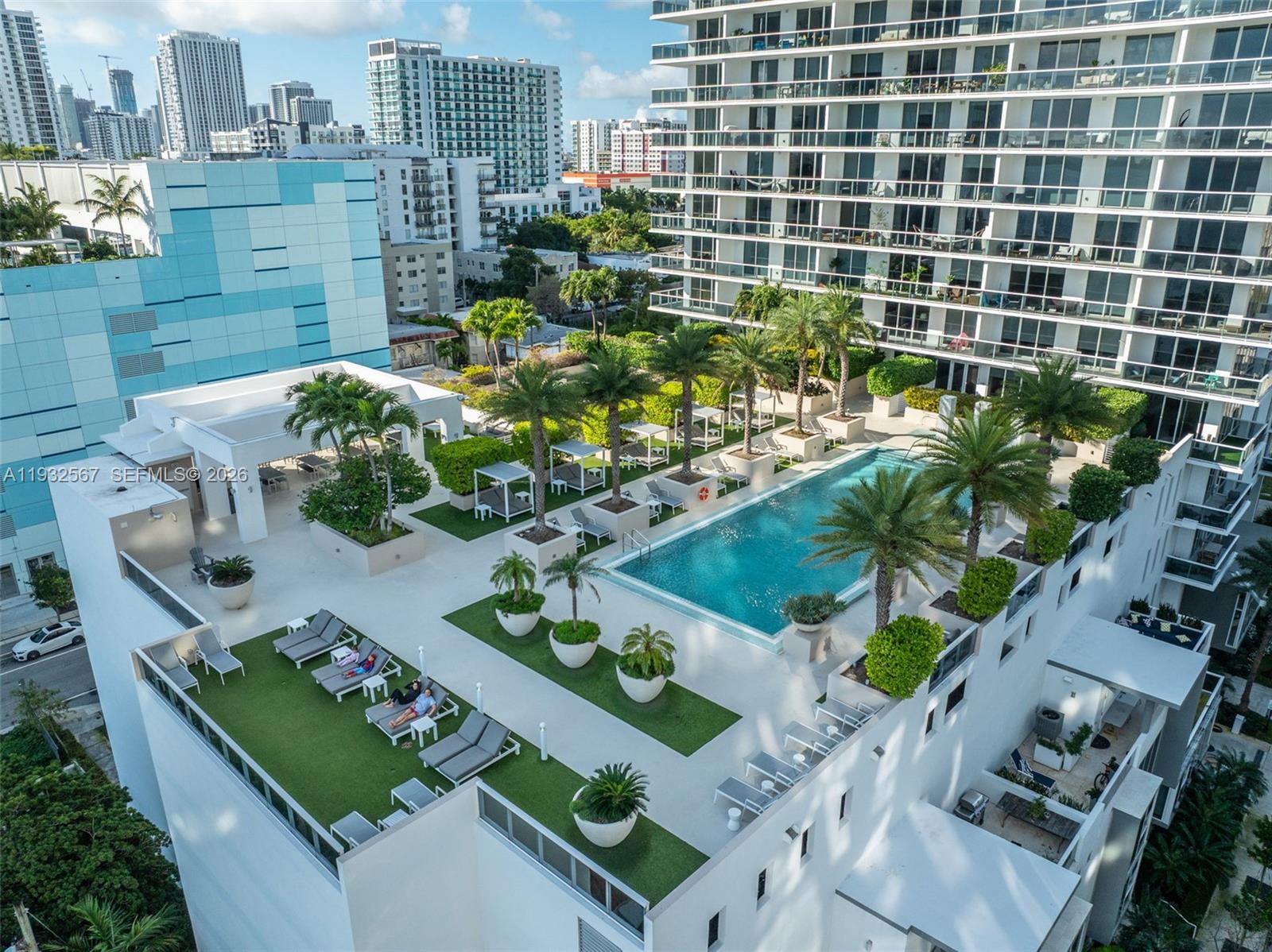 600 NE 27th St # 2401