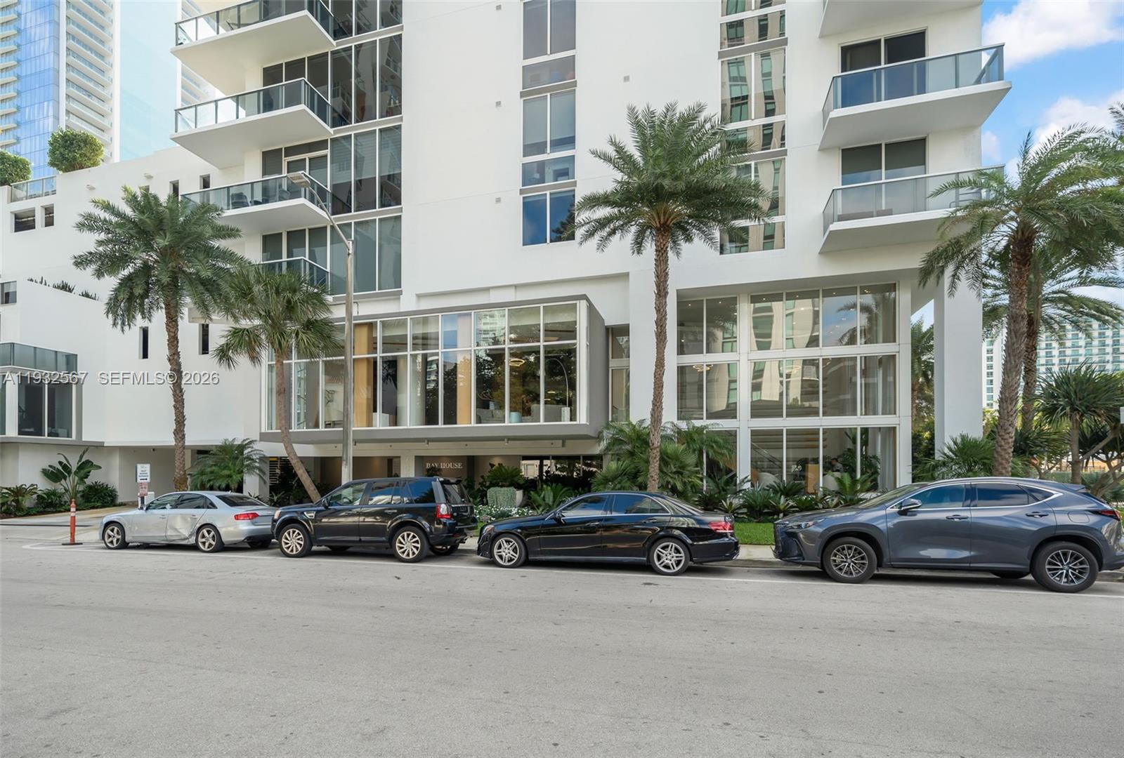 600 NE 27th St # 2401