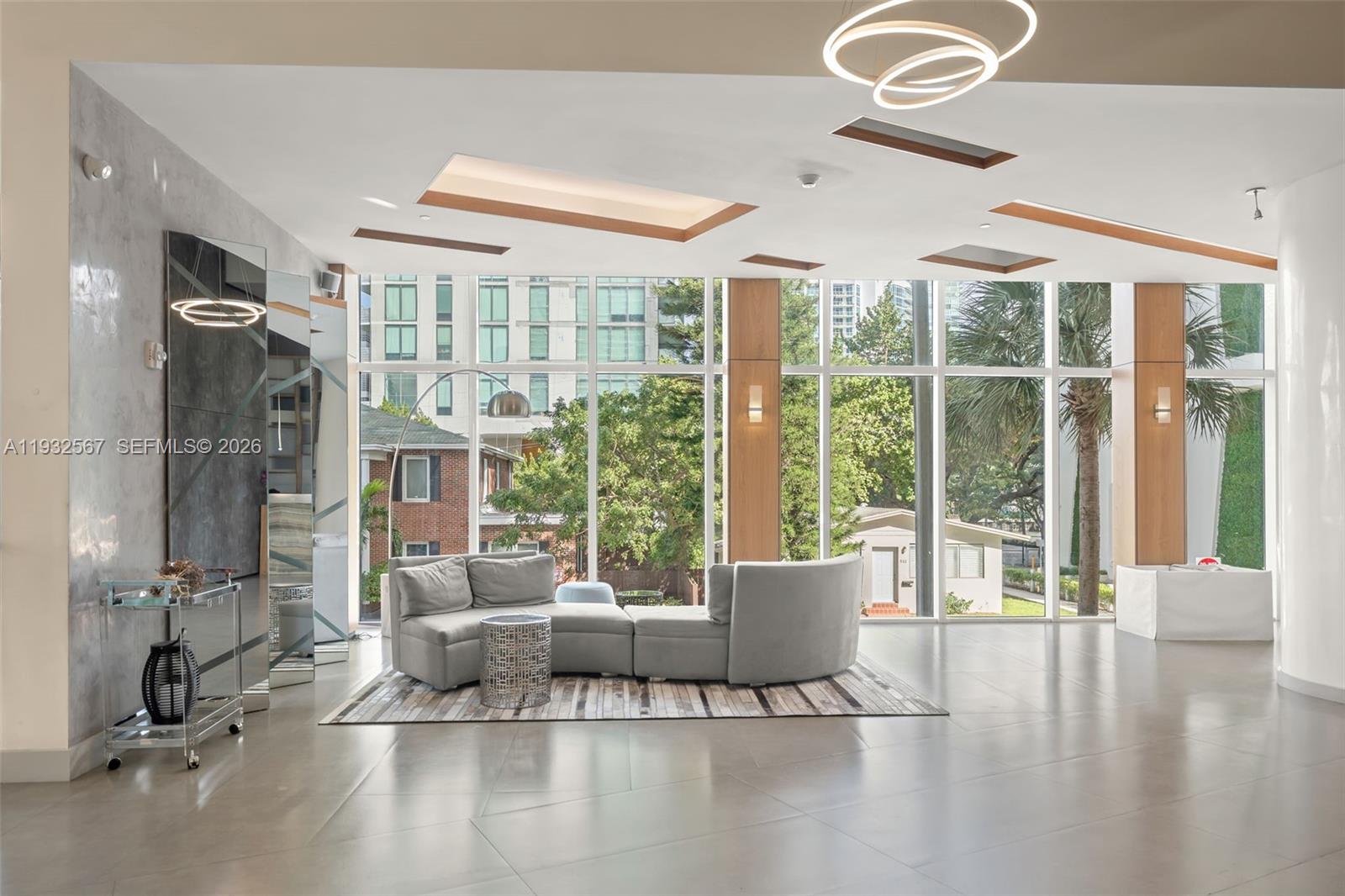 600 NE 27th St # 2401