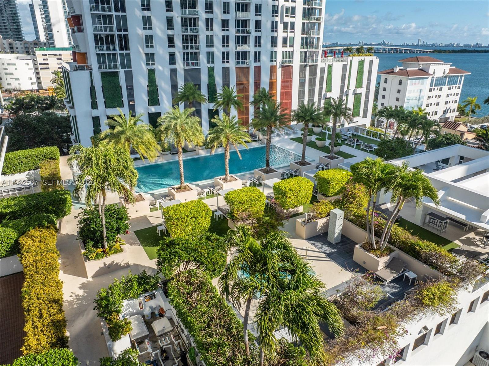 600 NE 27th St # 2401