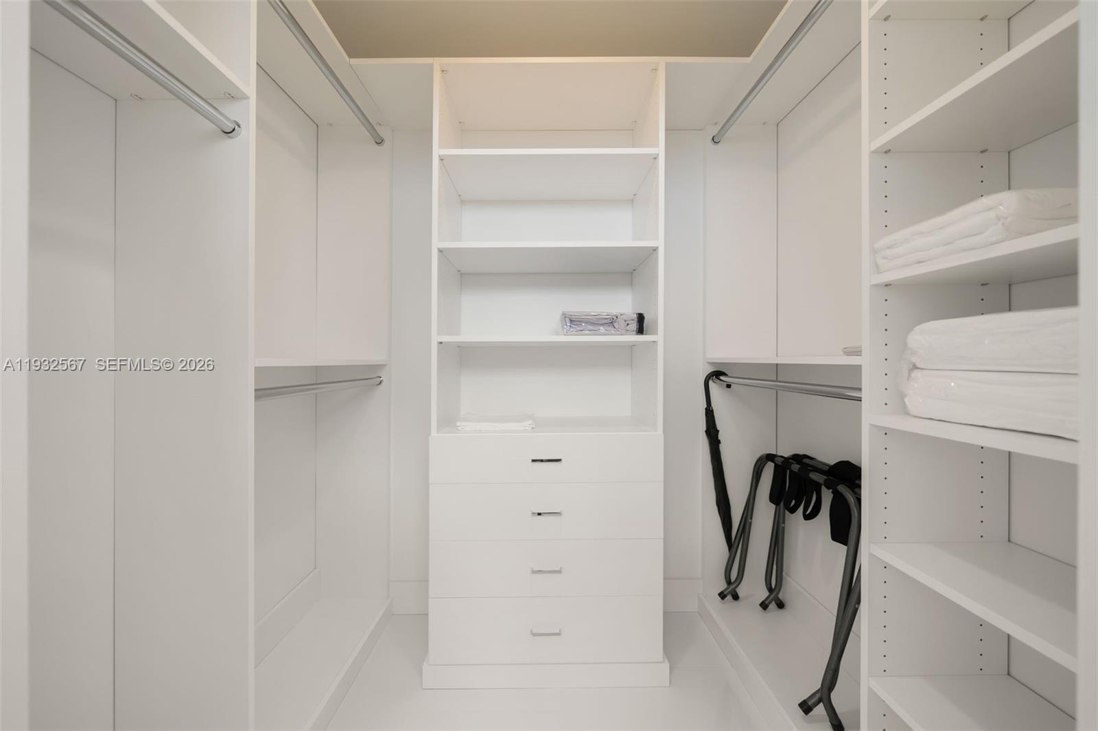 600 NE 27th St # 2401