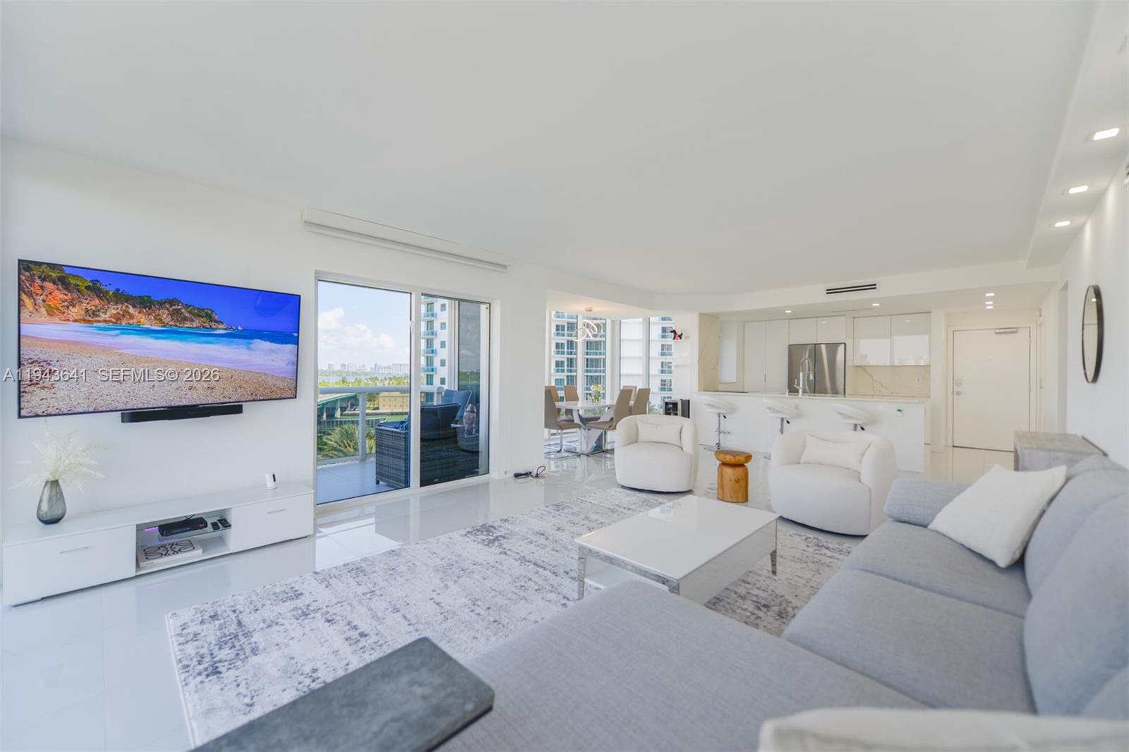 10275 Collins Ave # 731
