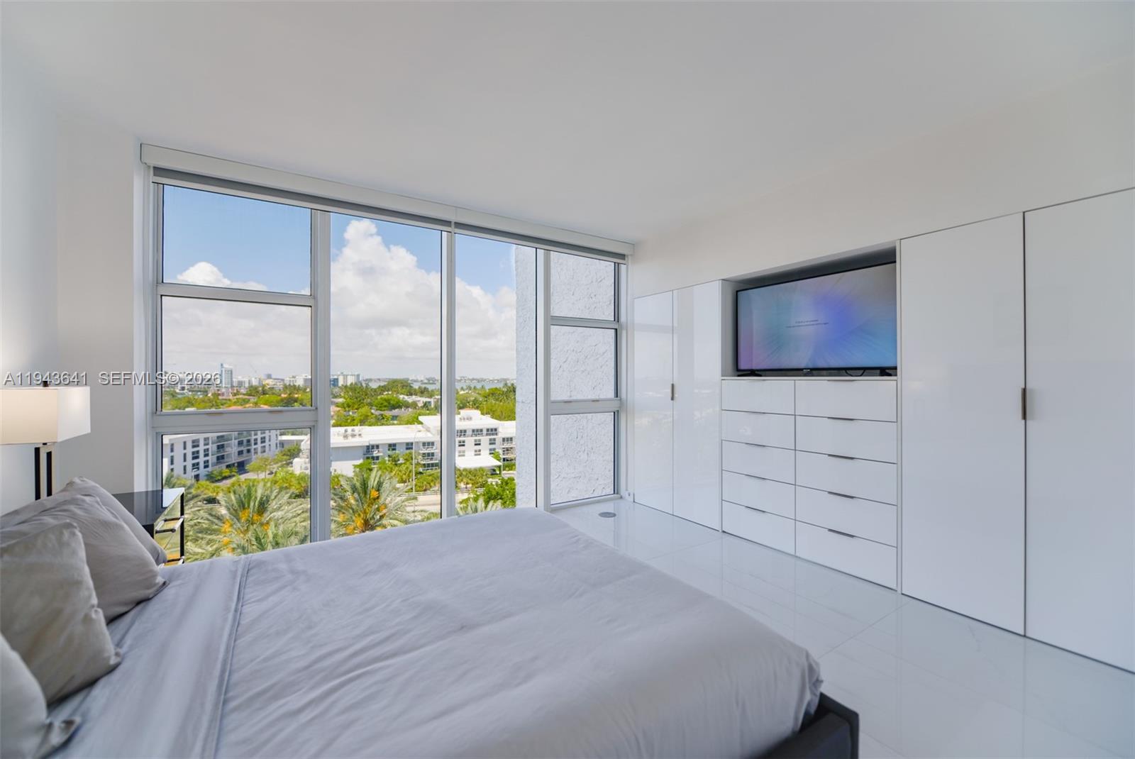 10275 Collins Ave # 731