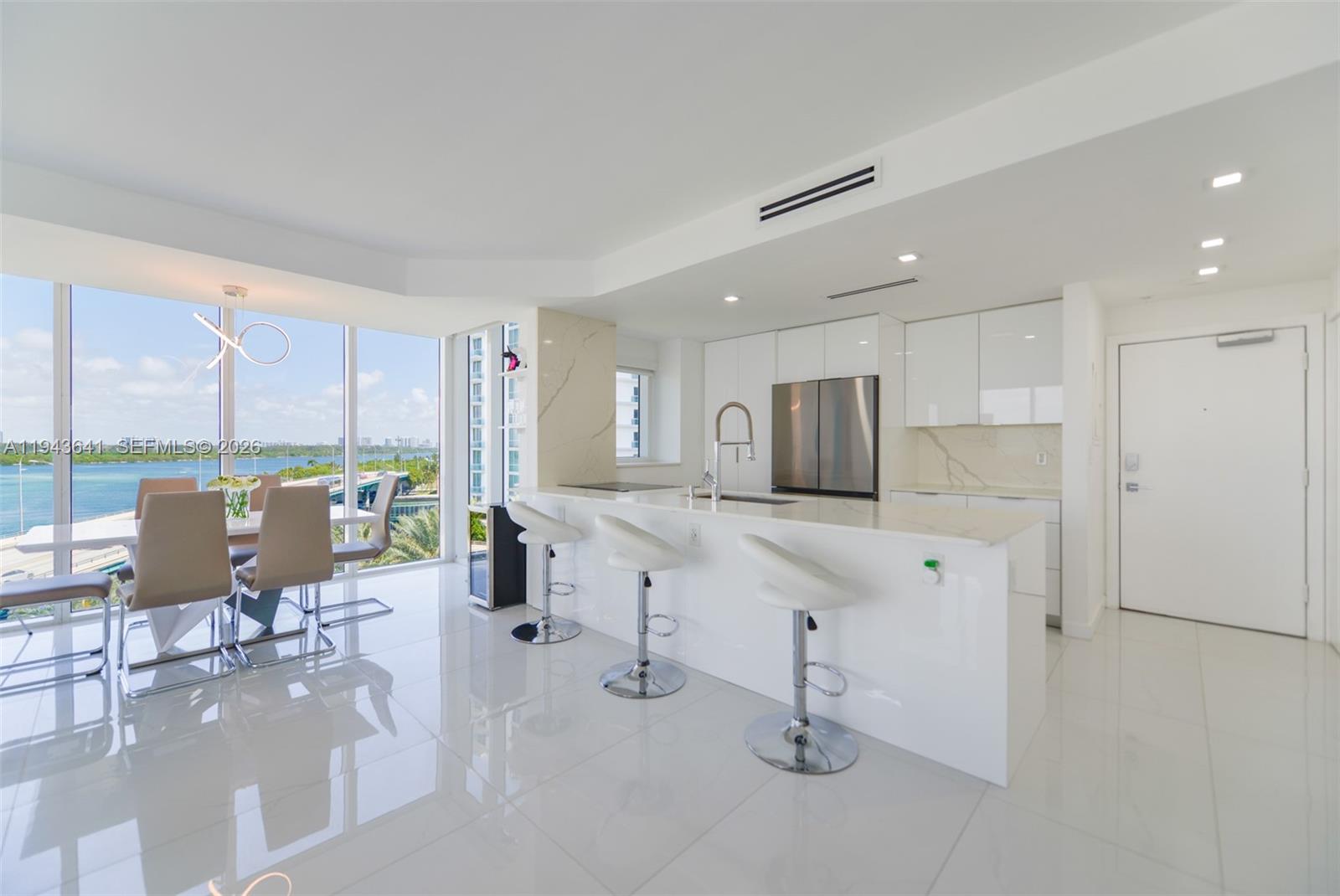 10275 Collins Ave # 731