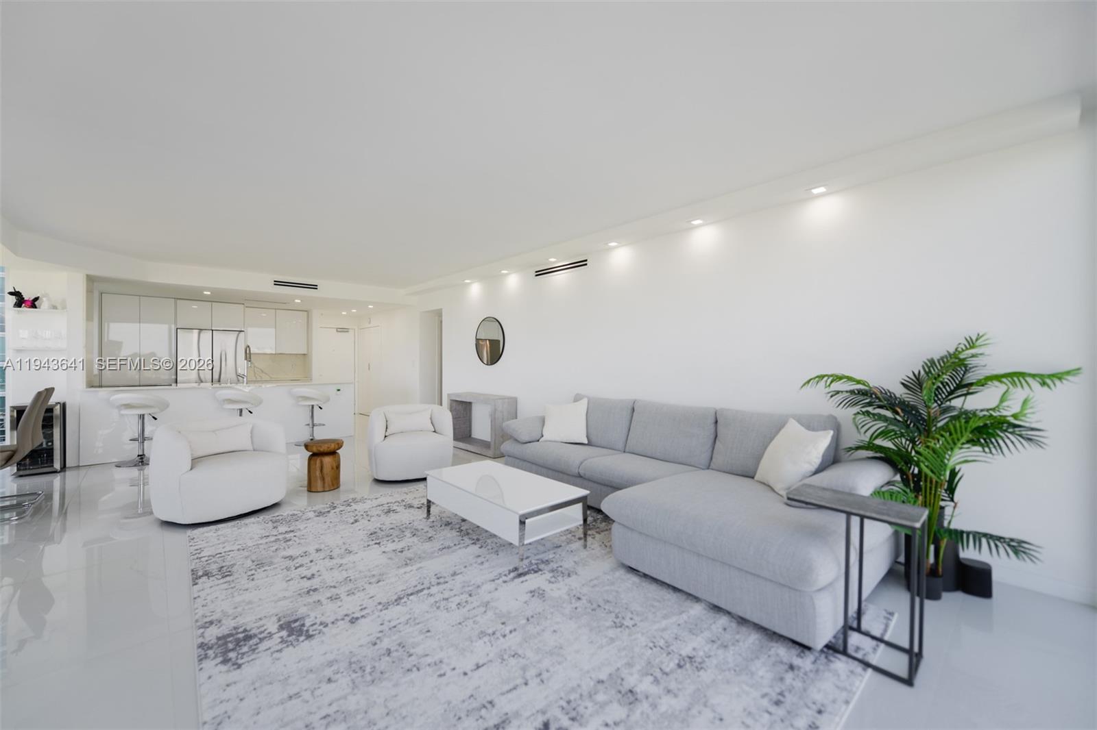 10275 Collins Ave # 731