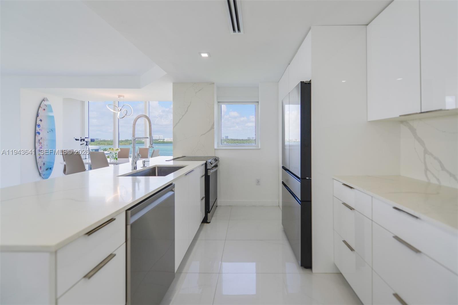 10275 Collins Ave # 731