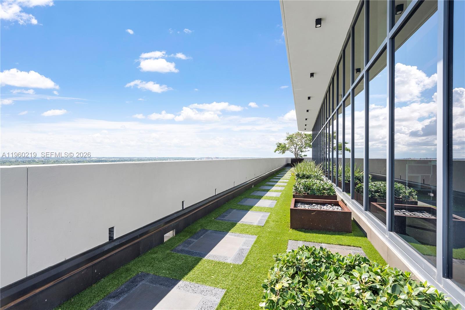 19790 W Dixie Hwy 1006 Hwy # 1006