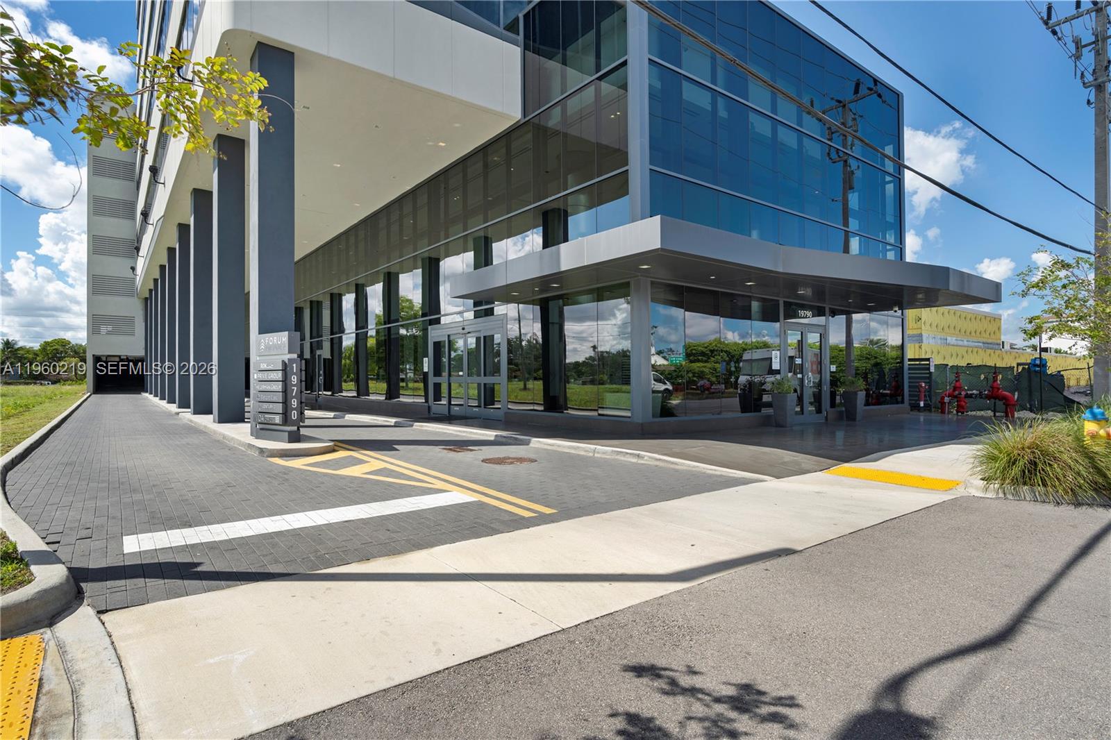 19790 W Dixie Hwy 1006 Hwy # 1006