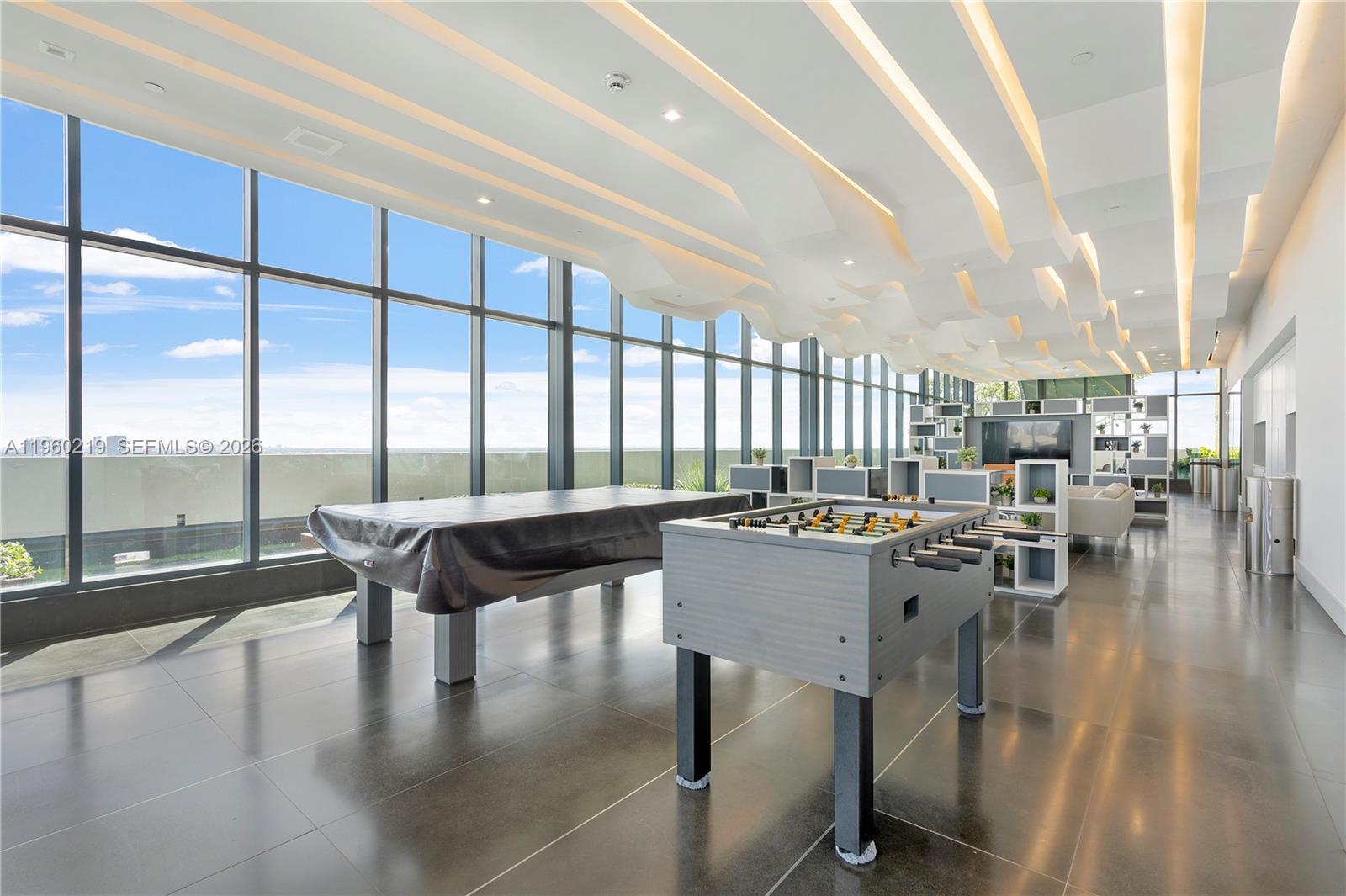 19790 W Dixie Hwy 1006 Hwy # 1006