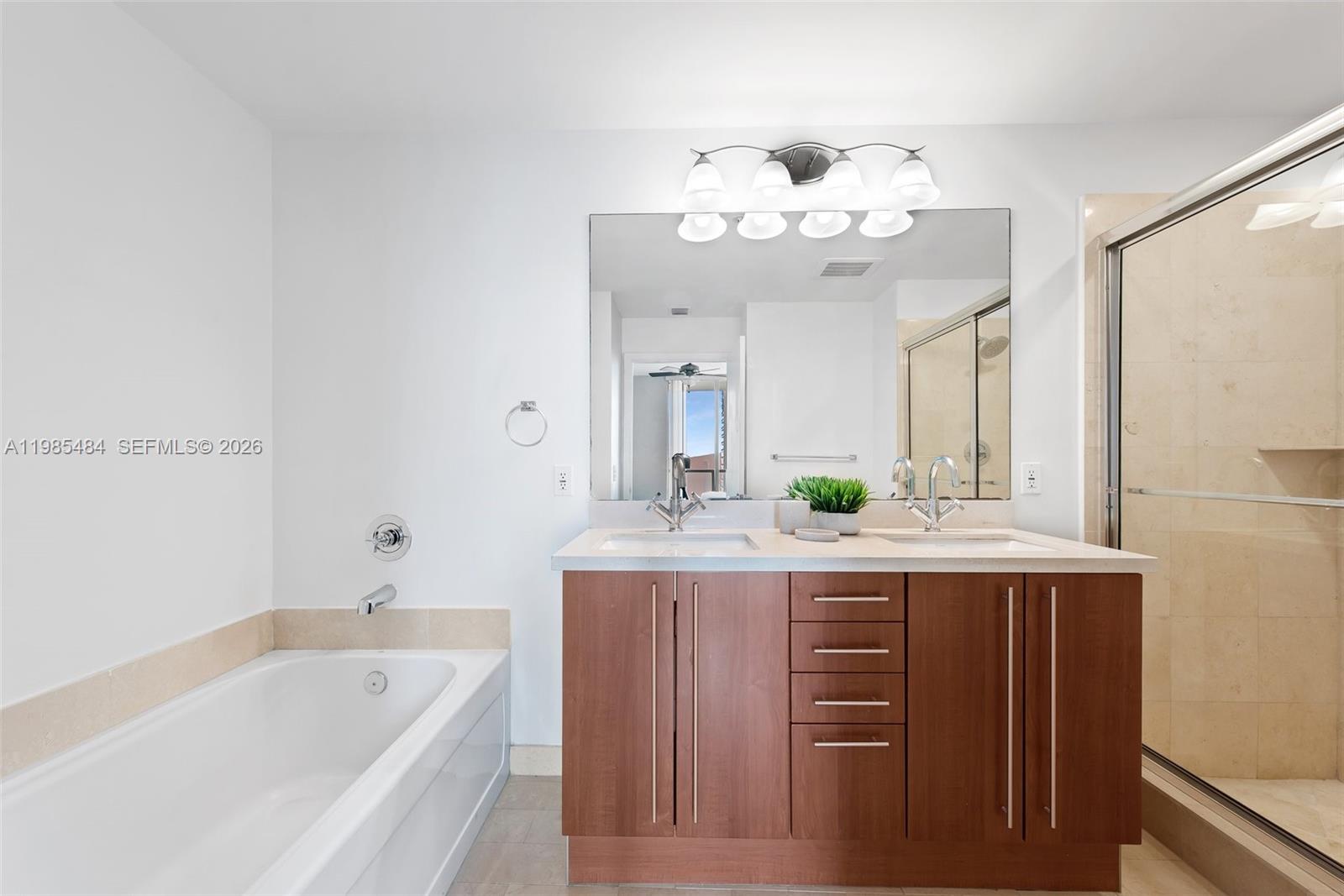 79 SW 12th St Unit: 2503-S