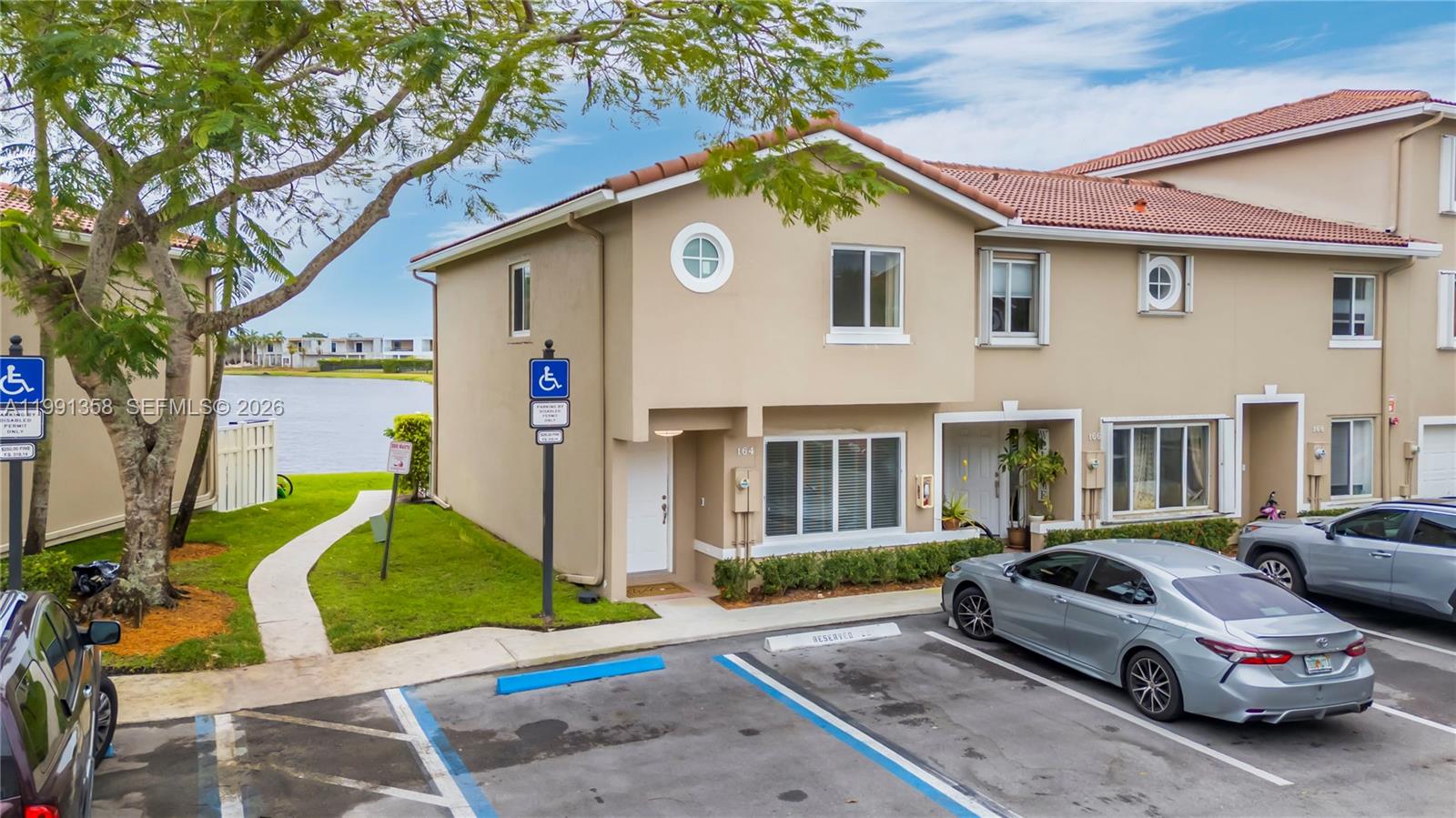 164 Riviera Cir