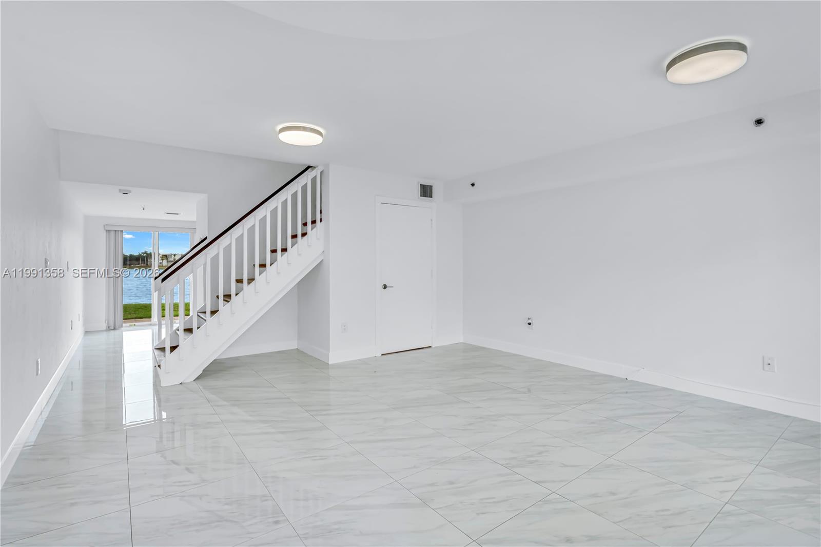 164 Riviera Cir