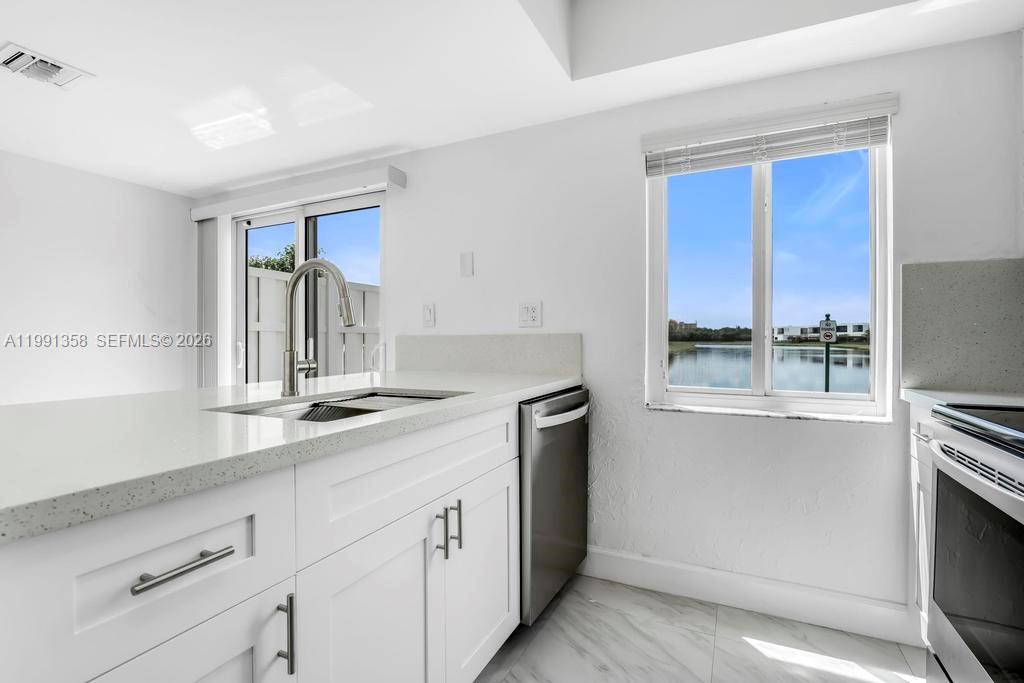 164 Riviera Cir