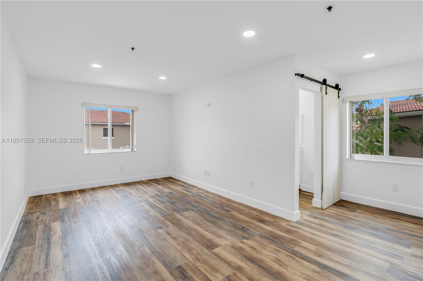 164 Riviera Cir