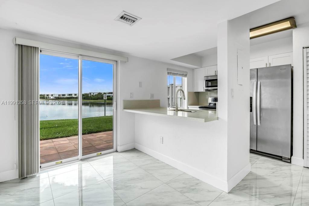 164 Riviera Cir