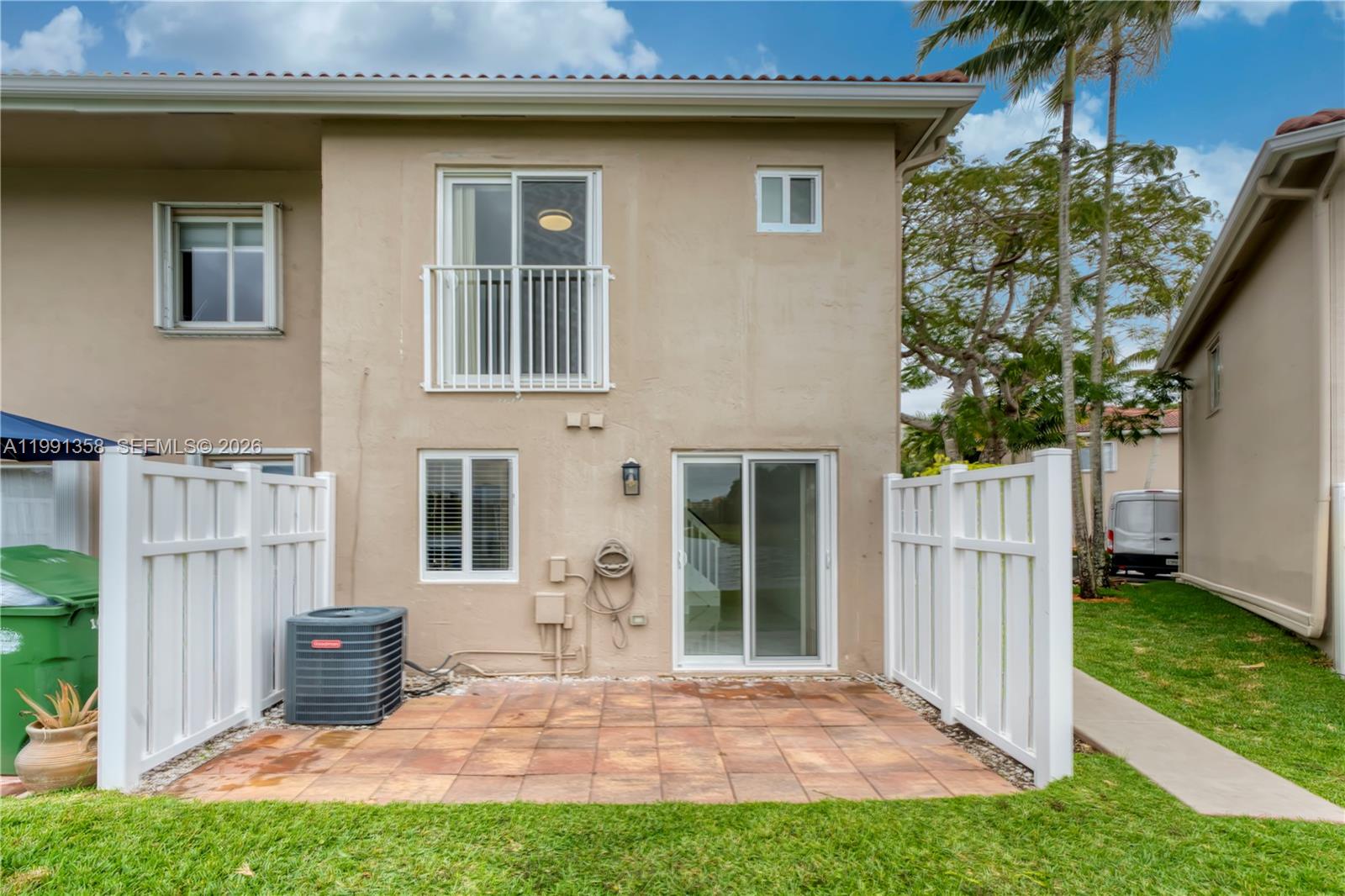 164 Riviera Cir