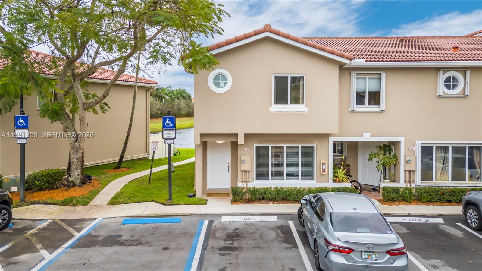 164 Riviera Cir