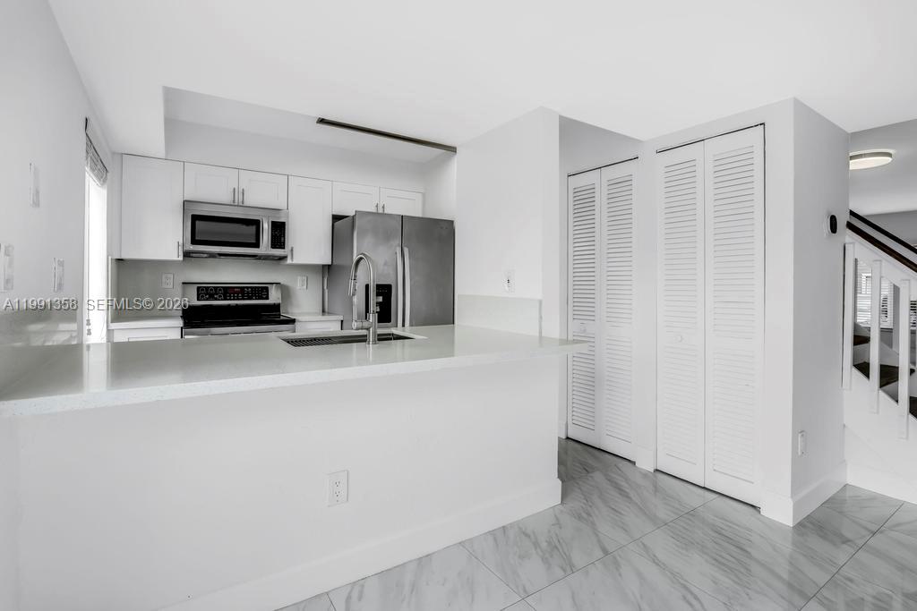 164 Riviera Cir