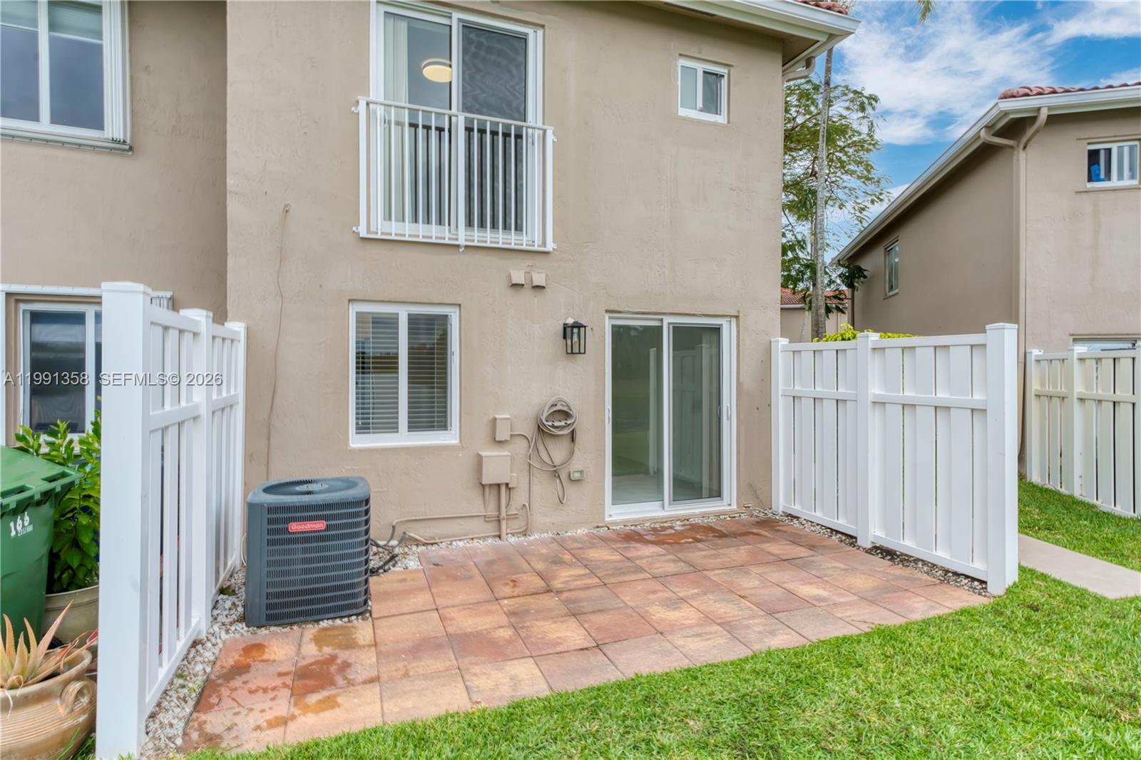 164 Riviera Cir