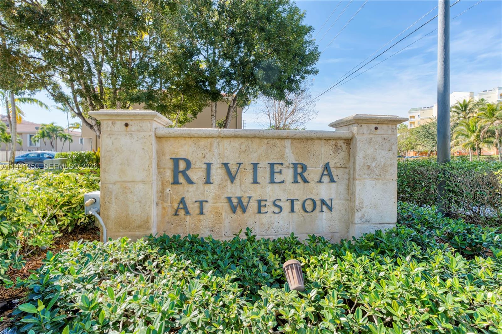 164 Riviera Cir