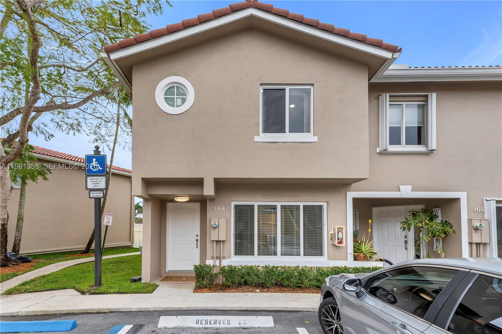 164 Riviera Cir