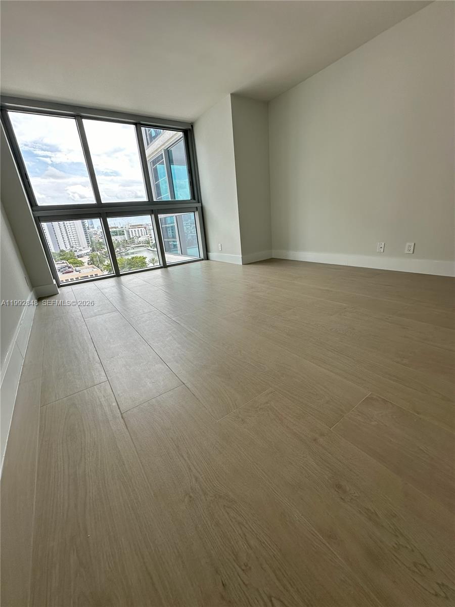 2655 Collins Ave # 1204