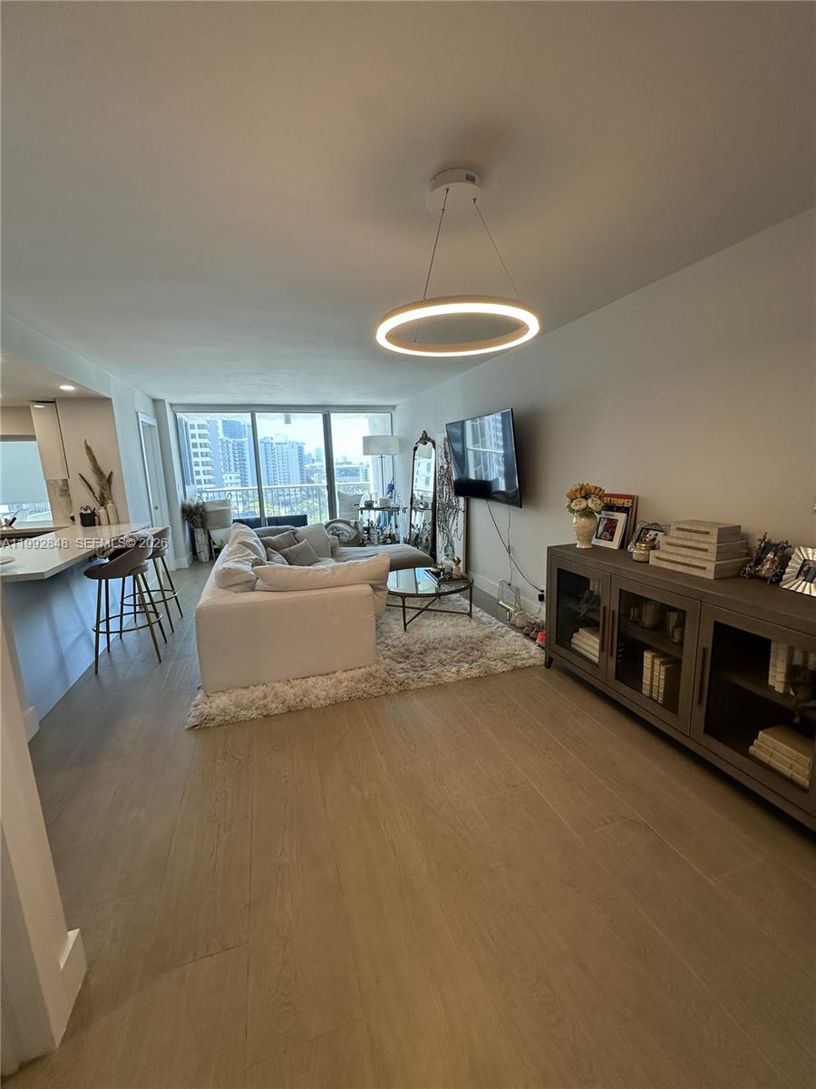 2655 Collins Ave # 1204