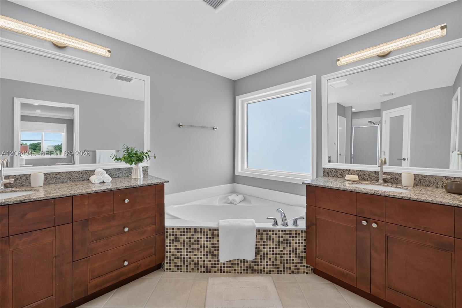 1038 NW Lavender Cir