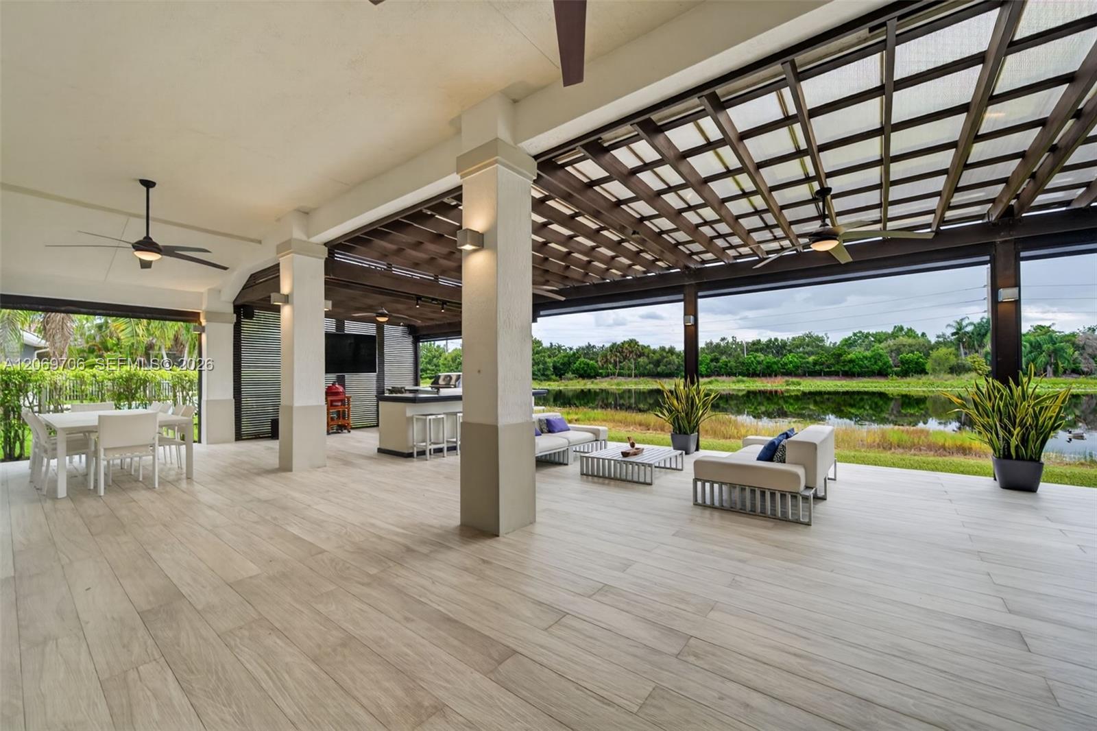 2126 Quail Roost Dr