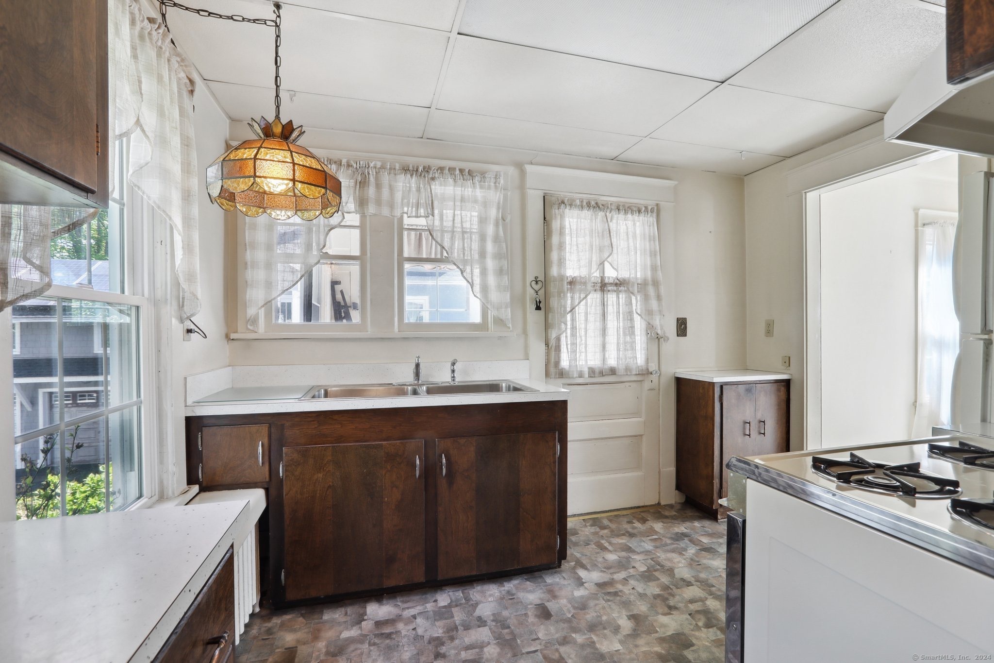 11 Whitney Road