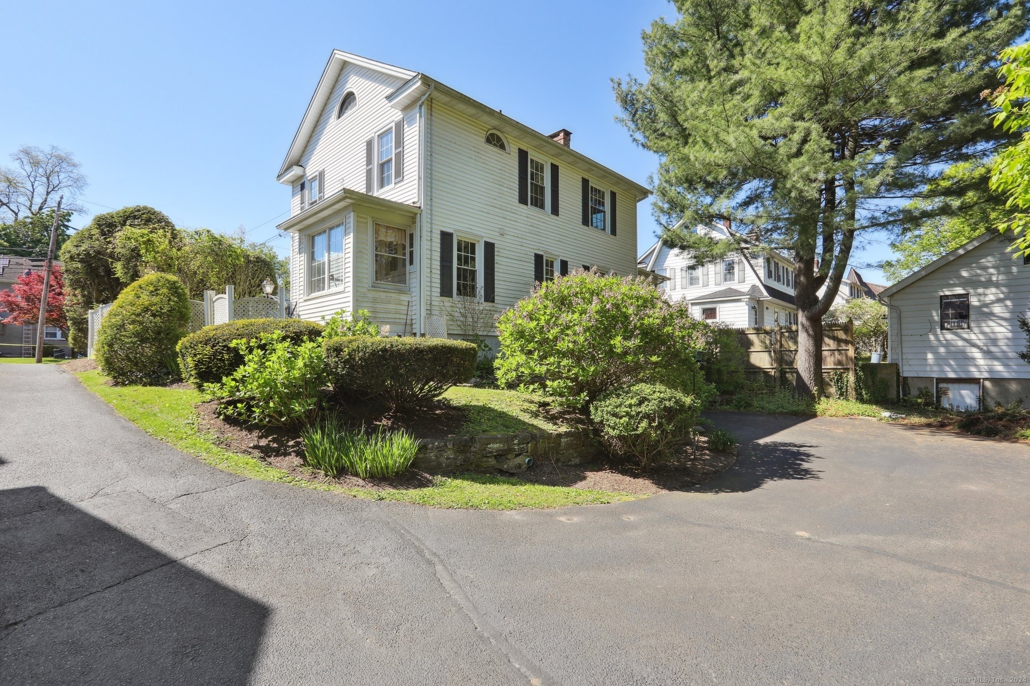 11 Whitney Road