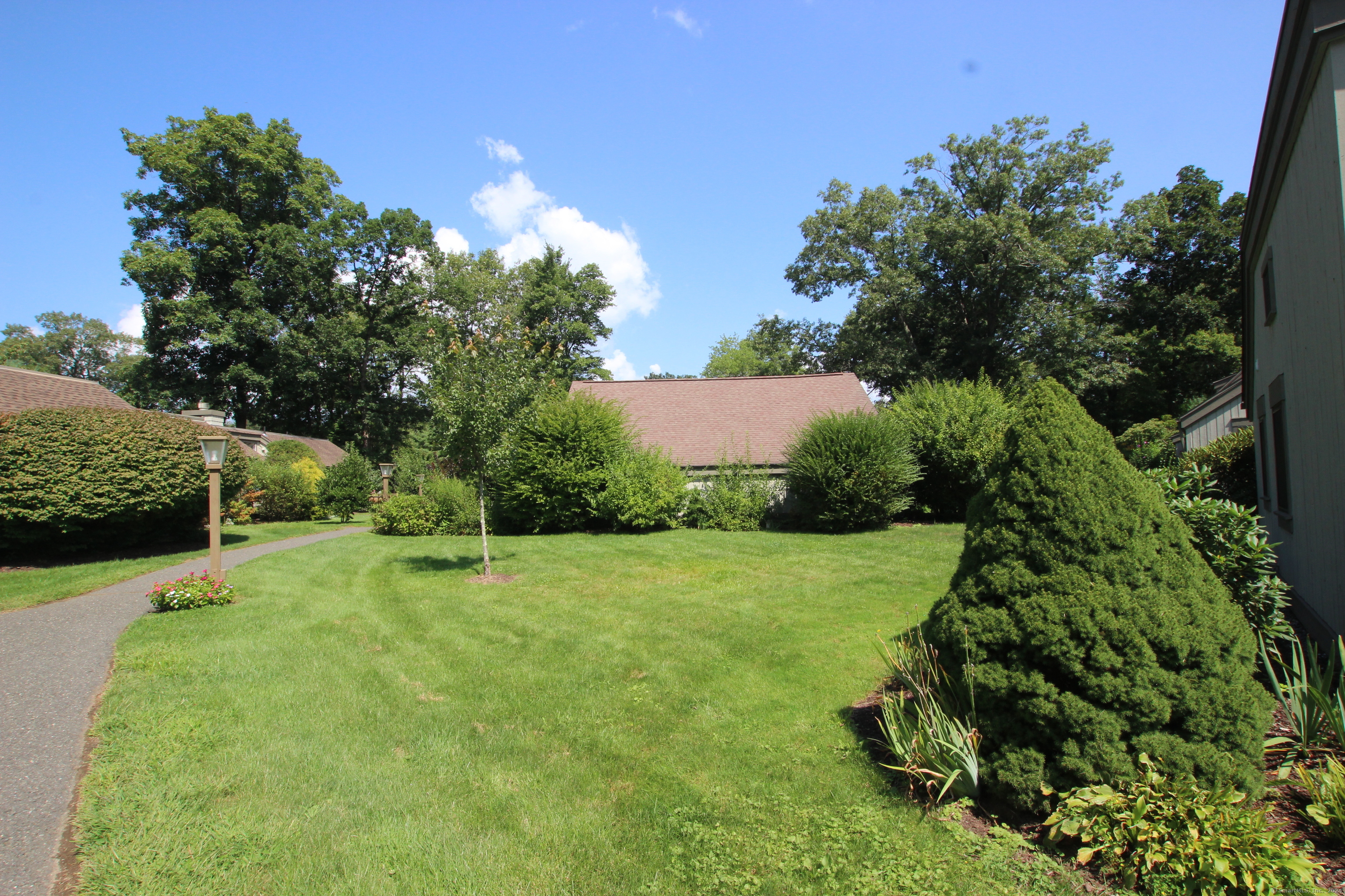 773 Heritage Village B