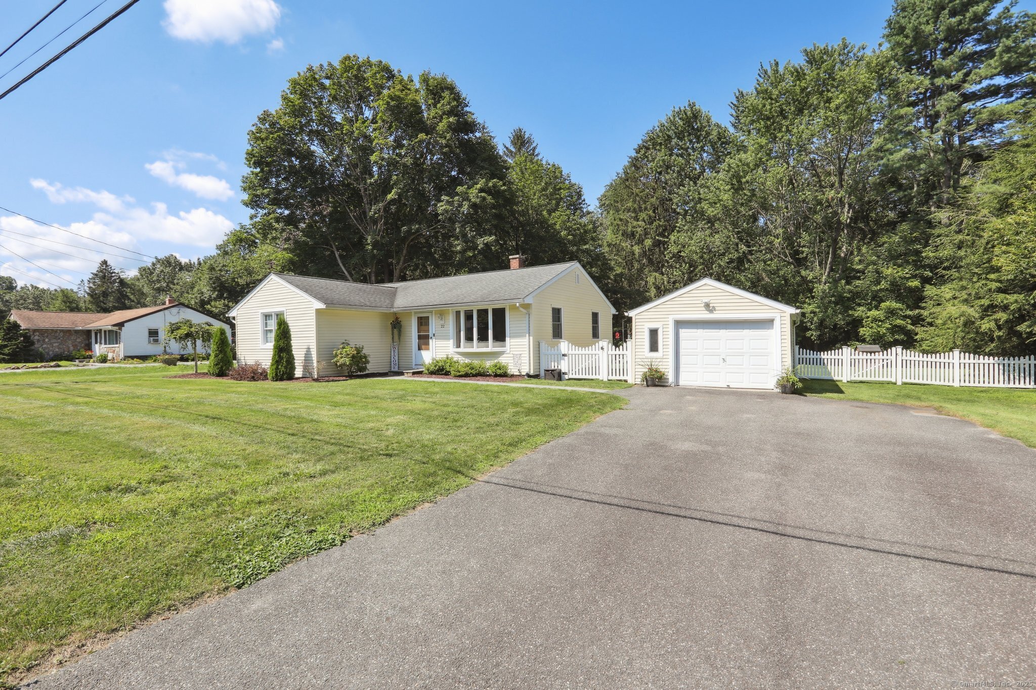 22 Lake Road