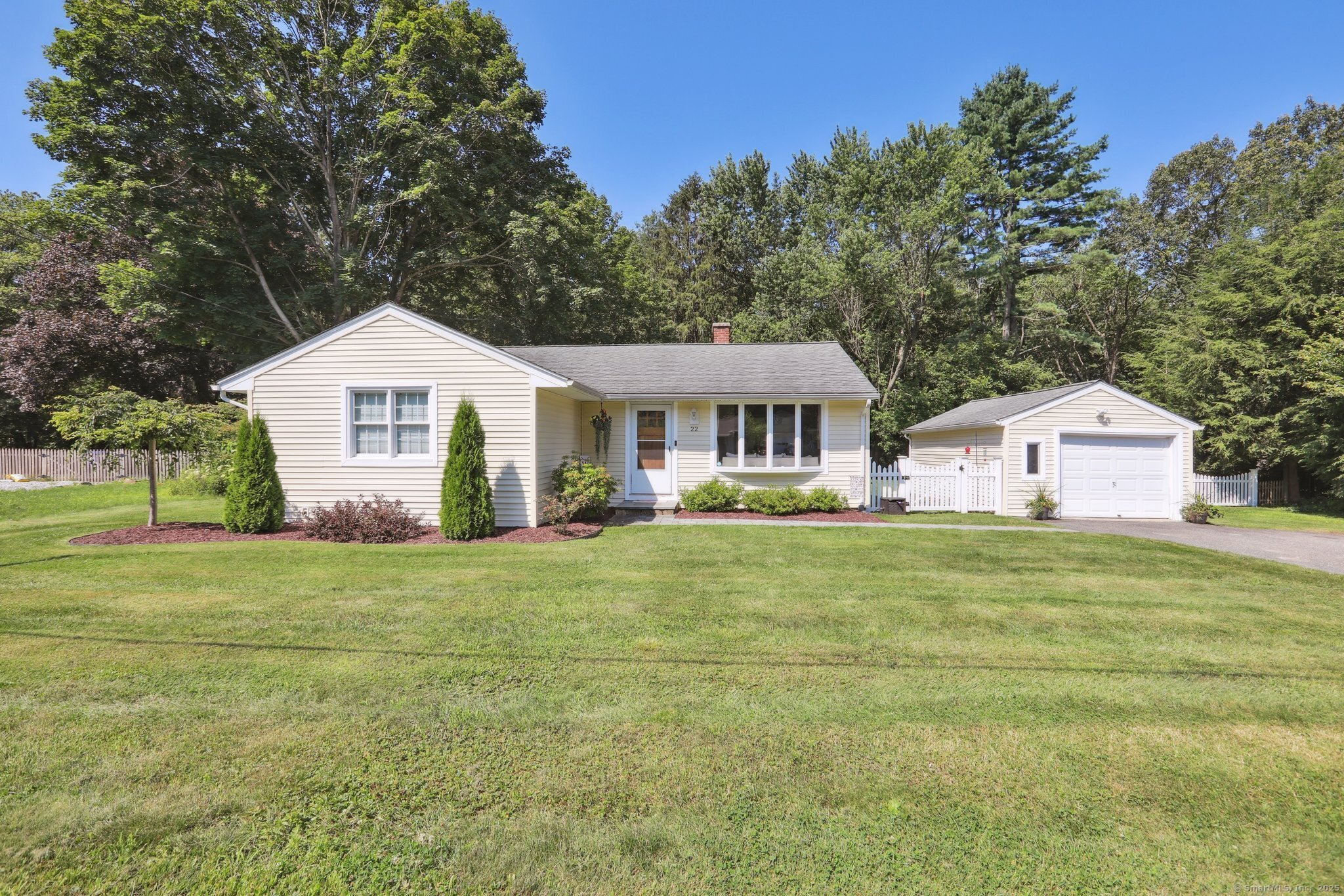 22 Lake Road