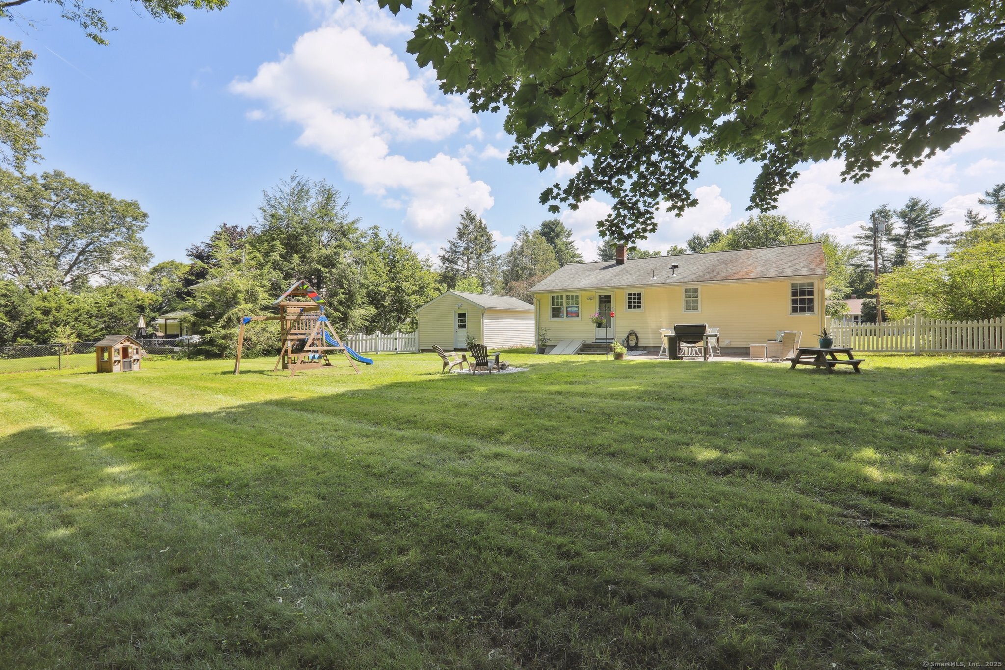 22 Lake Road