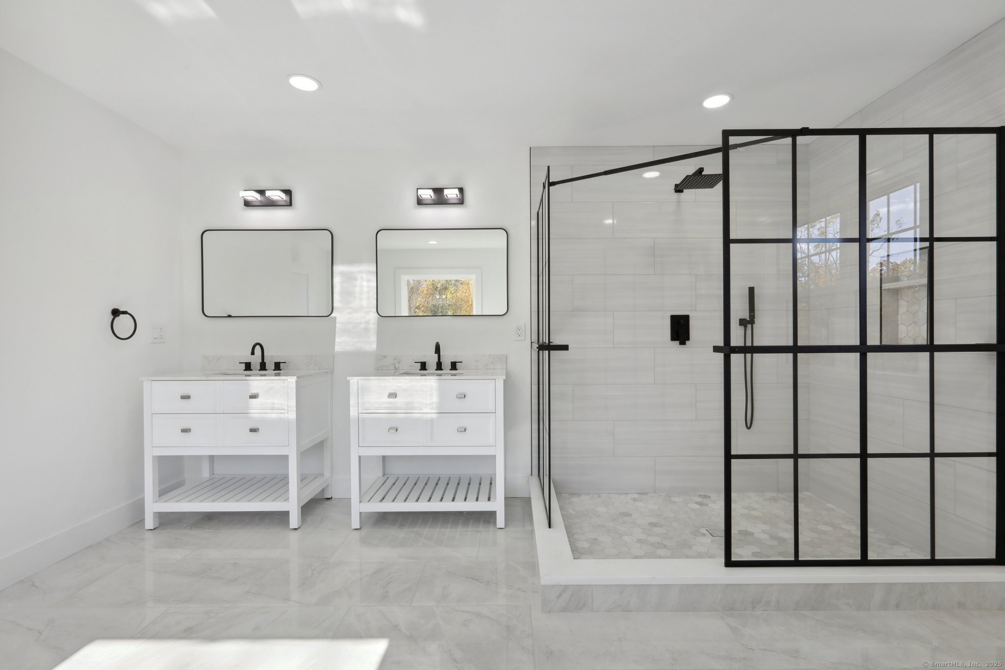 19A Apache Drive