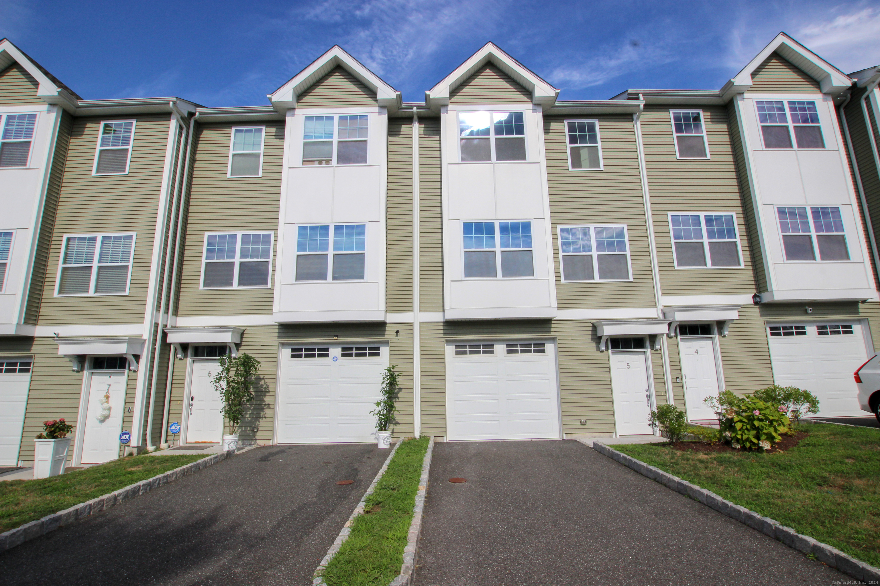 5 Laurel Hill Court 5