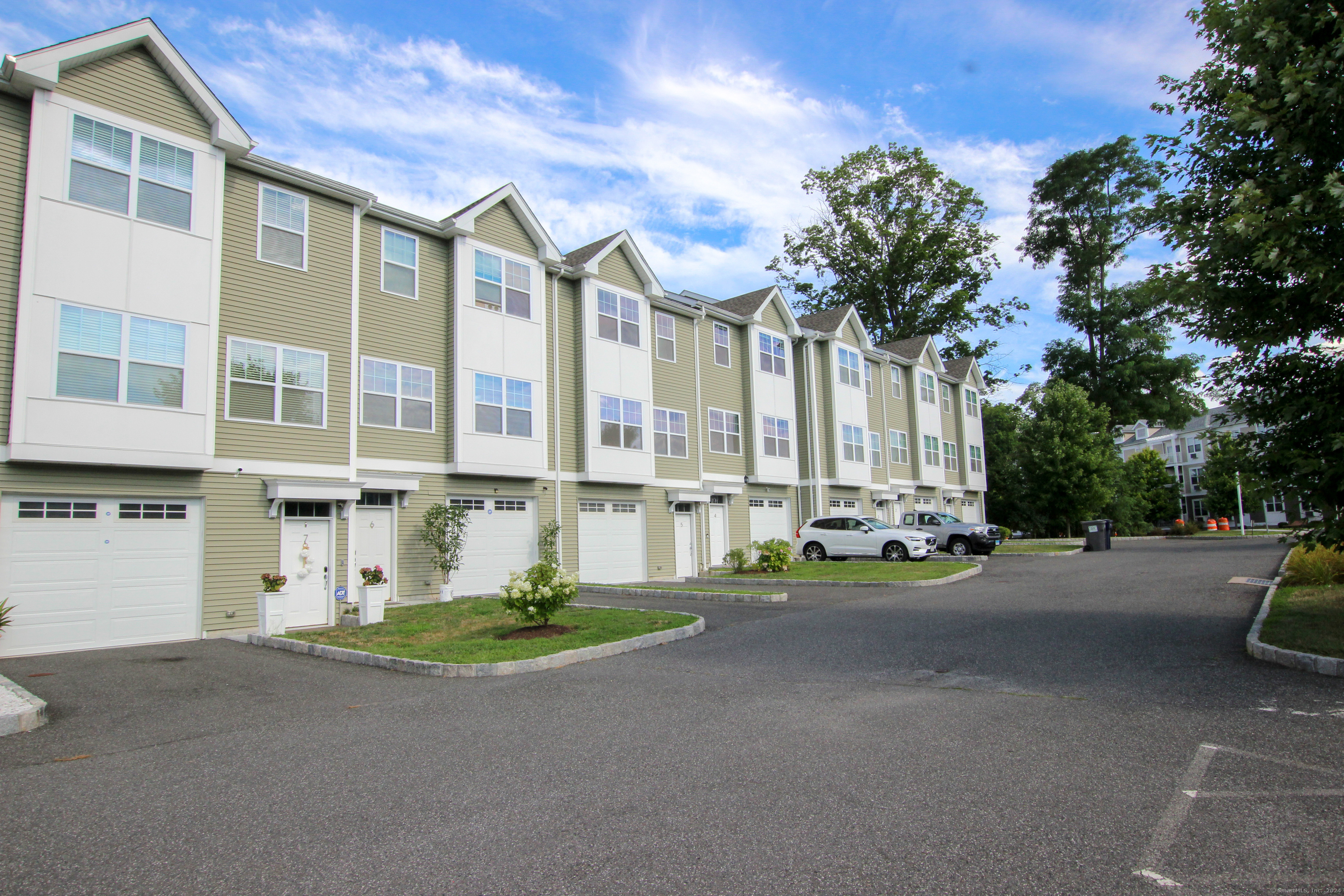 5 Laurel Hill Court 5