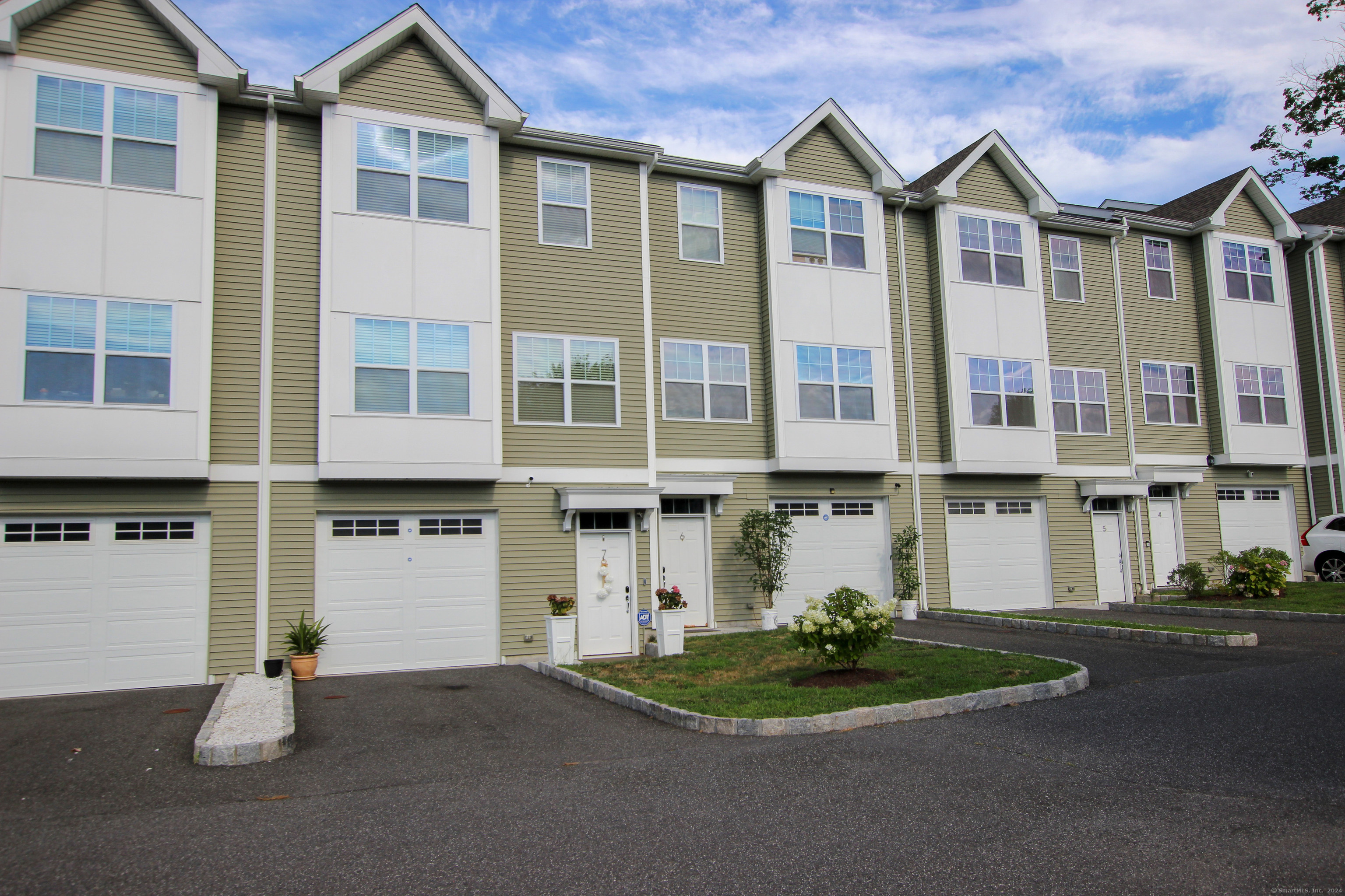 5 Laurel Hill Court 5